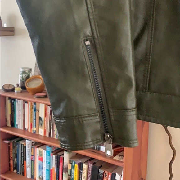 Wild Elk Leather Jacket - Picture 2 of 5